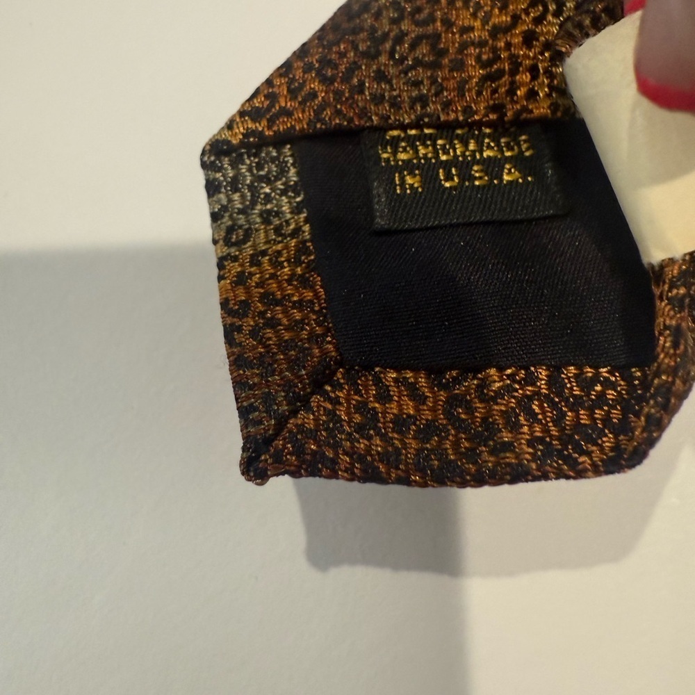 J.L . Leopard Patterned Tie - Picture 3 of 6